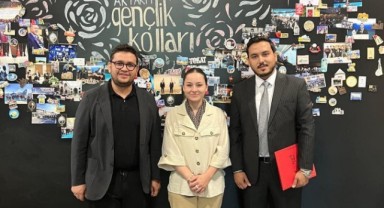 AK Gençlik’te nöbet değişimi