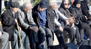 ‘Emekliler yardıma muhtaç hale geldi’