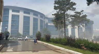 Hastane bahçesindeki yangın korkuttu