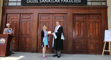 Uluslararası öğrenciler derece ile mezun