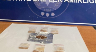 Uyuşturucuyla yakalanan 2 şüpheliye gözaltı
