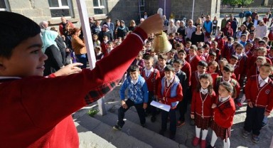 57 bin 840 öğrenci ders başı yapacak
