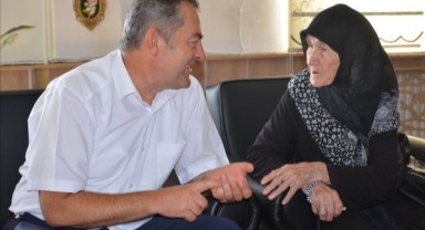 91 yaşındaki Gazi kızından özbaş’a ziyaret
