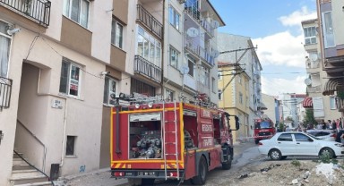 Apartmanda çıkan yangın söndürüldü