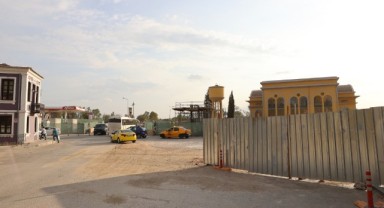 Yol ortasındaki tarihi çeşme taşındı
