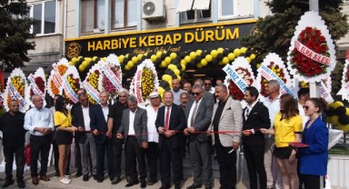 İşletmenin açılışını Gürkan yaptı