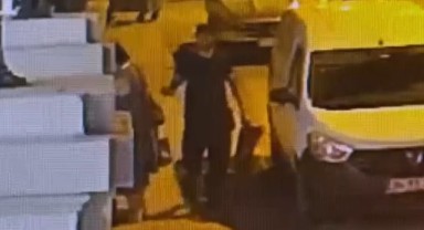Yankesici güvenlik kamerasını görünce telefonu geri verdi