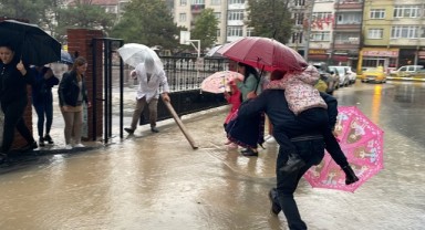 Edirne'de kuvvetli sağanak etkili oluyor