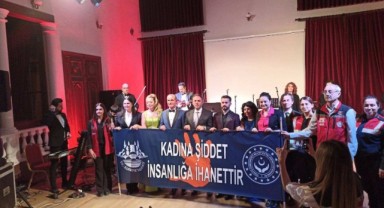 Jandarmadan konserde KADES uygulaması