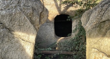 Traklar'dan miras dolmenlerin korunması talebi