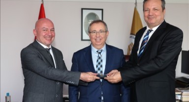 TÜ Mühendislik Fakültesinde devir teslim