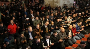 Camilerde Filistinliler için dua edildi
