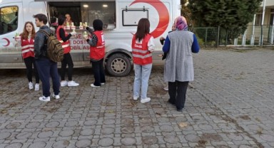 Genç Kızılay Mehmet Akif’i unutmadı