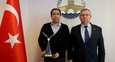 Ödüllü Prof. Dr. Altay'a Tabakoğlu’ndan tebrik