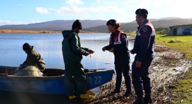 Jandarma ekipleri balıkçıları denetledi