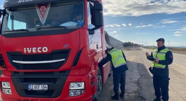 Jandarmanın kış lastiği denetimi