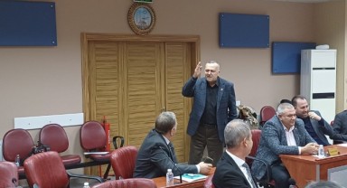 Mecliste ‘siyaset üzeri’ tartışması