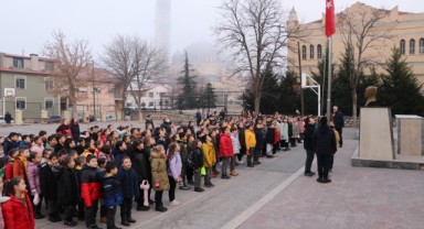 Öğrenciler şehitlerini andı