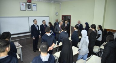 Öğrencilerin karne sevinci