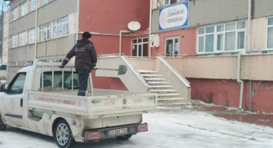 Okul bahçelerine belediye temizliği