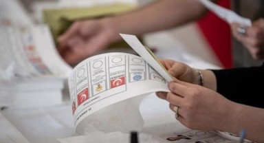 Partiler pusulada yerlerini aldı