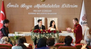 Çiftler 4 yılda bir gelen 29 Şubat günü evlendi