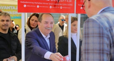Gürkan kandil için simit dağıttı
