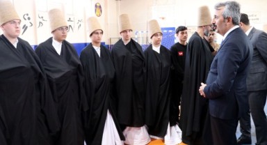 Mevlevihanenin semazenleri yetişiyor