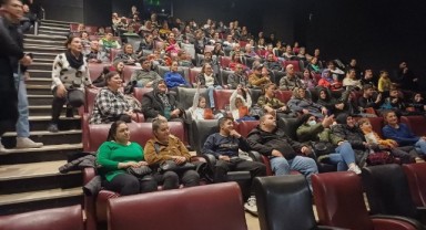 ‘Sadık Ahmet’ oyuncuları ilk gösterimde