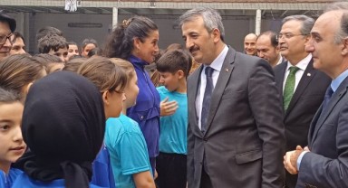 Sezer’den gençlere protokol önceliği