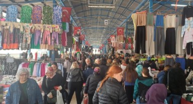 Ulus pazarında komşu sevinci