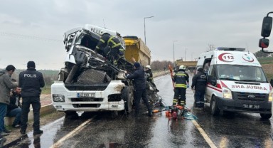 Hafriyat kamyonlarının kazasında 1 kişi hayatını kaybetti
