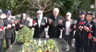 Kadın polislerden şehit Özsoy’un kabrine ziyaret