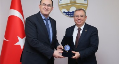 Prof. Dr. Hajrizi’den Prof. Dr. Tabakoğlu’na ziyaret