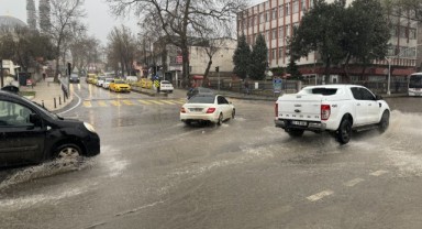 Sağnak yağış etkisini artırdı