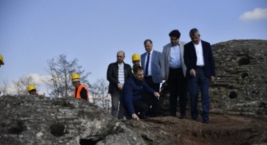 Sezer, Gazi Mihal Hamamı'nda
