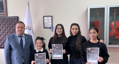 TÜ piyano öğrencilerinin başarısı