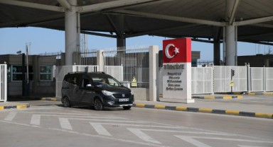 Bayramda sınırdan 30 bin araç geçti