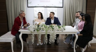 Evlenmek için 24.04.2024 tarihini seçtiler