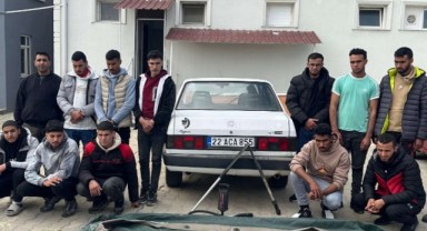 Jandarma göçmeleri organizatörlerle yakaladı