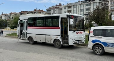Kamyon ile ETUS çarpıştı