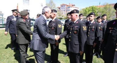 Vali Sezer kurumları tek tek gezdi