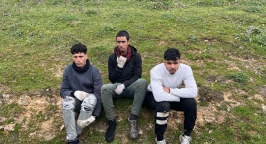 Yurt dışına kaçarken sınırda yakalandılar