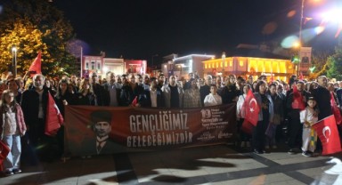 19 Mayıs dolayısıyla fener alayı