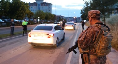 Asayiş uygulamasına takıldılar