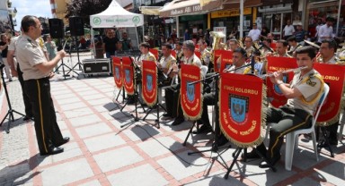 Askeri bandodan Saraçlar konseri