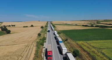 Hamzabeyli'de 24 kilometre tır kuyruğu