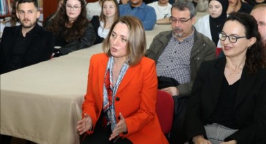 TÜ’de Arnavut dili yılı söyleşisi