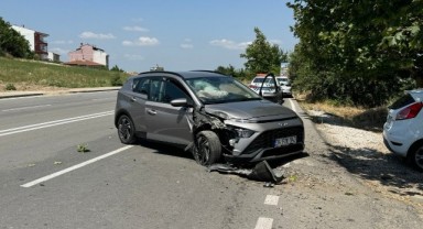 Ağaca çarpan otomobilde 2 yaralı