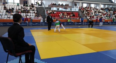 Edirne'de Avrupa Kuraş Şampiyonası başladı